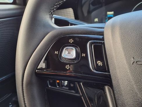 Certified 2023 Lincoln Corsair FWD image 18