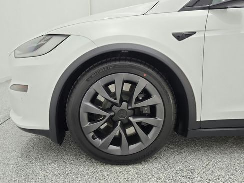 Used 2023 Tesla Model X AWD/4WD image 17