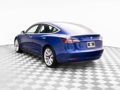 Used 2020 Tesla Model 3 Standard Range Plus image 3