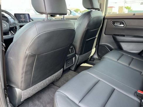 Used 2023 Nissan Rogue SV w/ SV Premium B Package FWD image 20