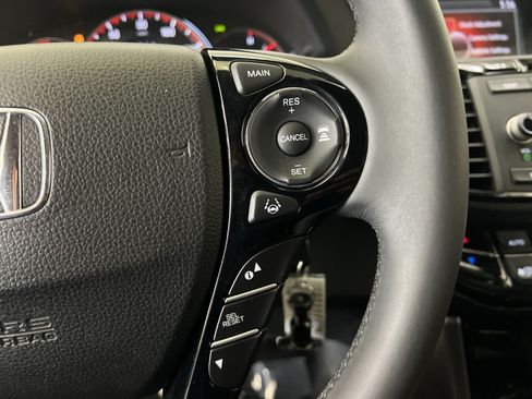 Used 2017 Honda Accord Sport image 32