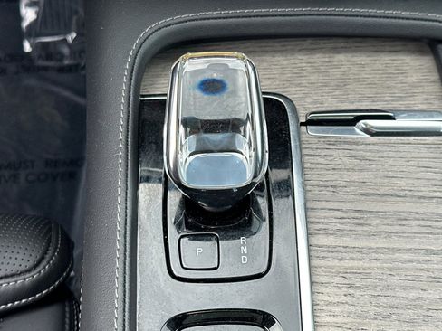 Certified 2023 Volvo XC90 T8 Ultimate w/ Lounge Package image 25