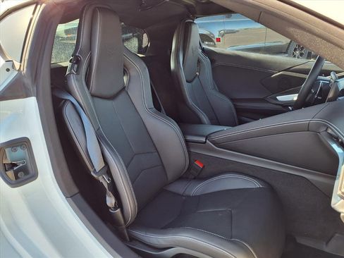 Used 2025 Chevrolet Corvette Stingray image 13