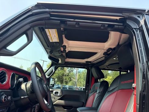 Used 2023 Jeep Wrangler Unlimited Rubicon 4xe AWD/4WD image 27