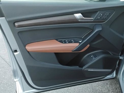 Certified 2025 Audi Q5 e Premium Plus w/ Premium Plus Package image 16