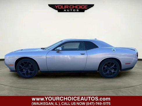 Used 2016 Dodge Challenger SXT Plus RWD image 2