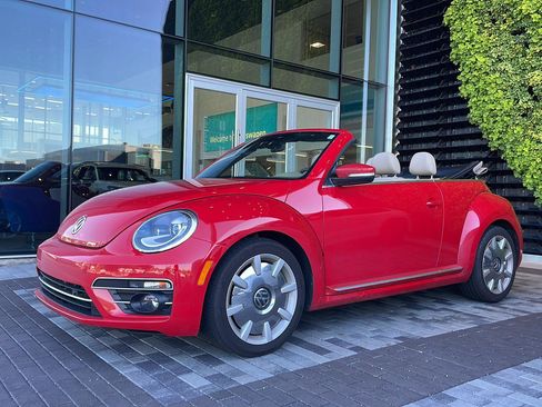 Used 2019 Volkswagen Beetle 2.0T SE w/ SE Premium Package FWD image 26
