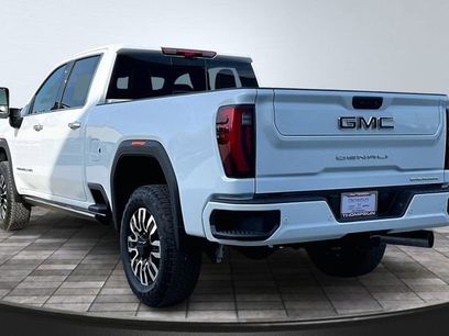 New 2026 GMC Sierra 2500 Denali Ultimate w/ LPO, Black Badging Package