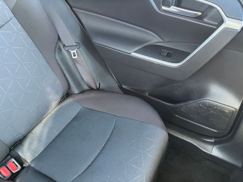 Used 2025 Toyota RAV4 XLE image 40