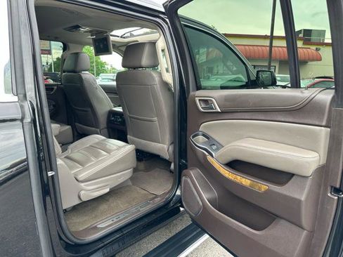 Used 2017 GMC Yukon XL Denali w/ Open Road Package AWD/4WD image 19