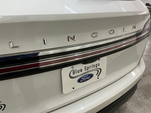 Used 2022 Lincoln Nautilus Reserve w/ Equipment Group 201A image 5