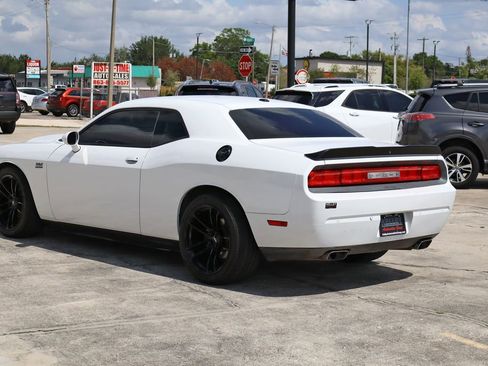 Used 2014 Dodge Challenger R/T RWD image 7