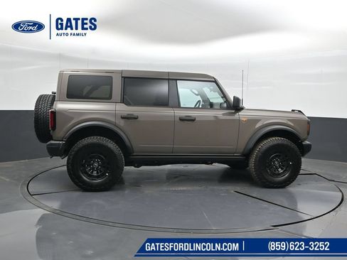 Used 2026 Ford Bronco Badlands AWD/4WD image 3