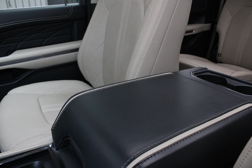 Used 2024 Ford Expedition Max Platinum AWD/4WD image 19