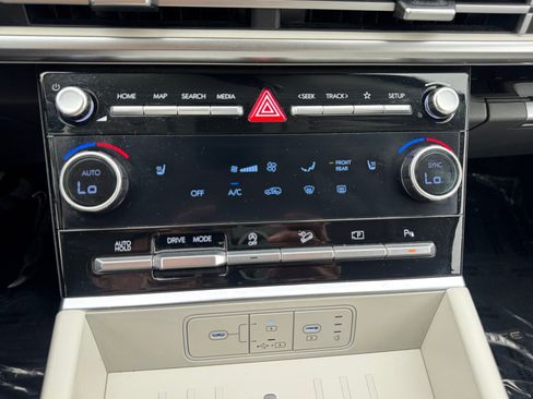 Used 2025 Hyundai Santa Fe SEL image 18