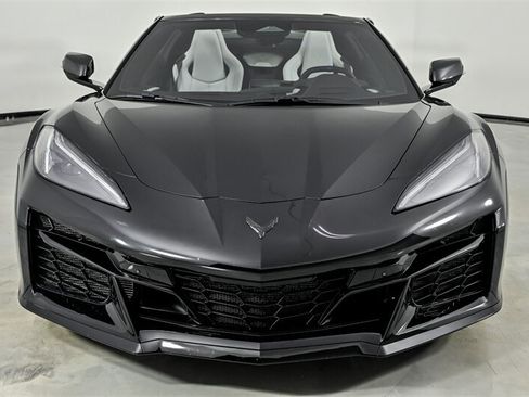 Used 2025 Chevrolet Corvette E-Ray AWD/4WD image 4