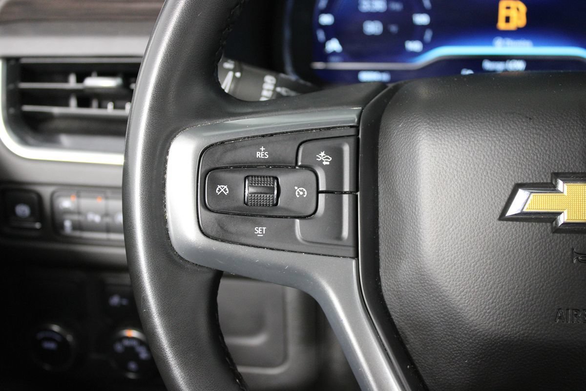 Used 2024 Chevrolet Suburban LT RWD image 12