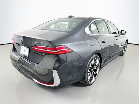 New 2026 BMW i5 eDrive40 w/ Premium Package RWD image 5