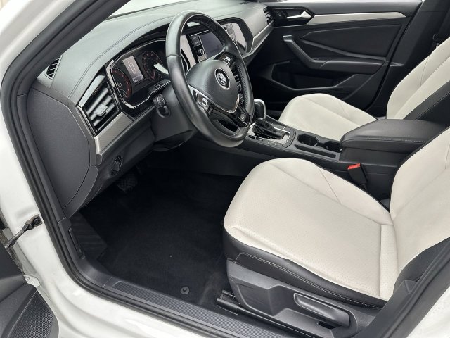Used 2019 Volkswagen Jetta R-Line FWD image 11
