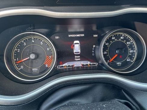 Used 2015 Jeep Cherokee Trailhawk w/ Cold Weather Group AWD/4WD image 14