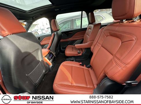 Used 2025 Lincoln Aviator Reserve w/ Jet Appearance Package image 13