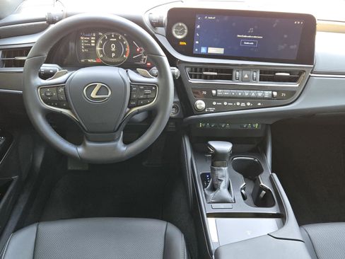 Used 2025 Lexus ES 350 w/ Premium Package image 25