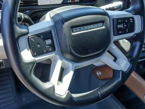 Used 2022 Land Rover Defender 90 X-Dynamic HSE AWD/4WD image 16