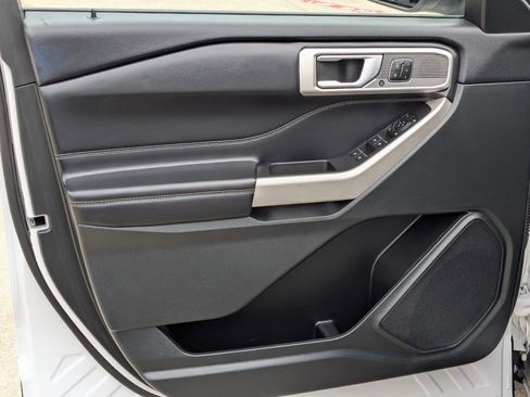 Used 2023 Ford Explorer Limited w/ Equipment Group 301A image 13