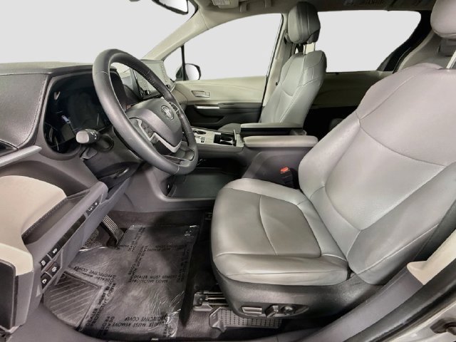 Certified 2024 Toyota Sienna XLE FWD image 22