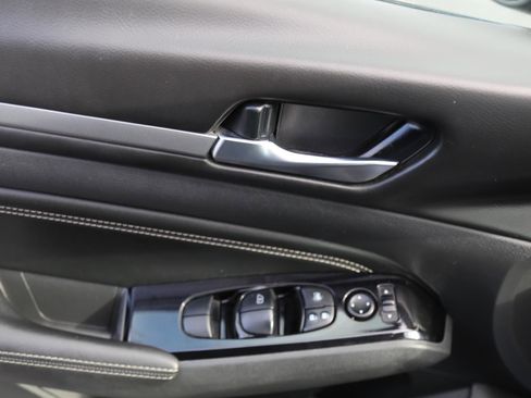 Used 2021 Nissan Altima 2.5 SV w/ SV Premium Package image 10