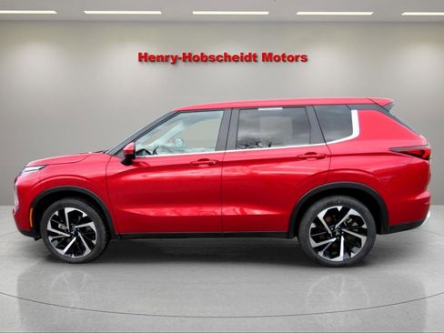 Used 2024 Mitsubishi Outlander AWD image 10