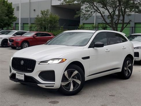 Certified 2025 Jaguar F-PACE R-Dynamic S image 35