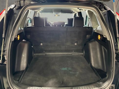 Used 2018 Honda CR-V LX image 11