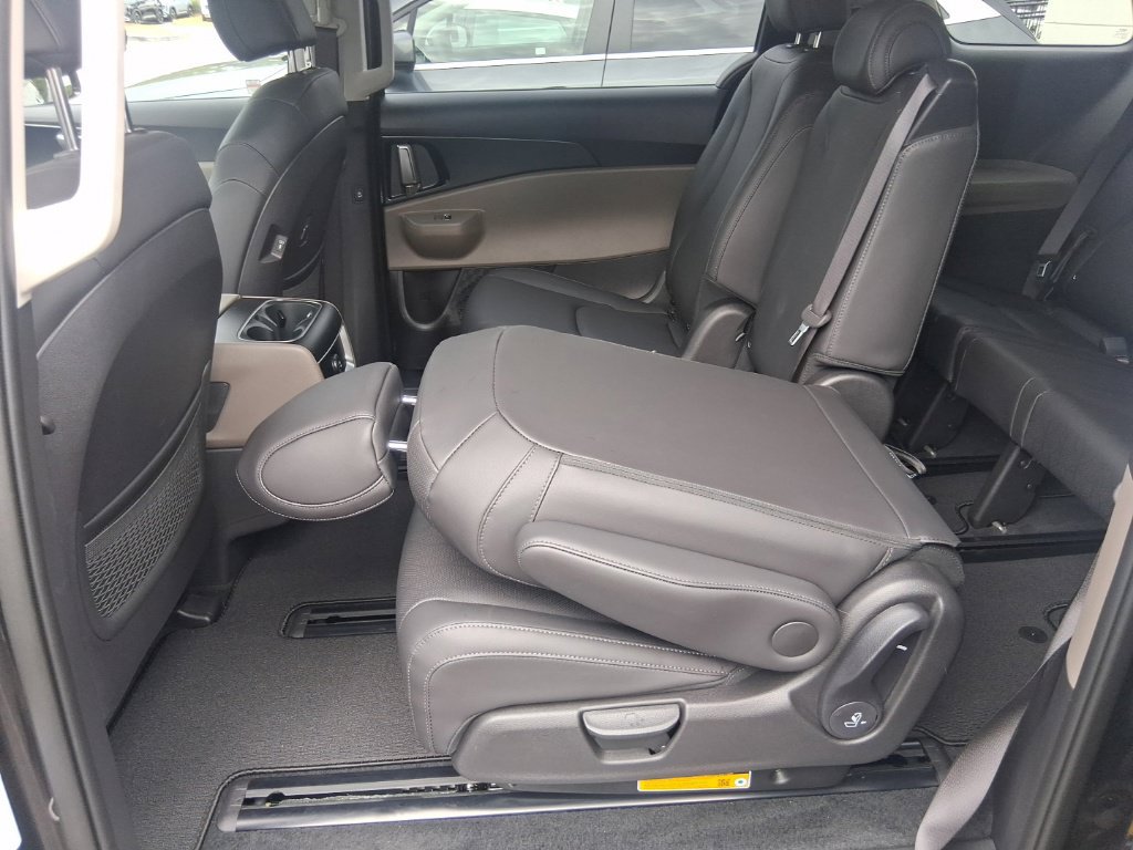 Certified 2026 Kia Carnival FWD image 18