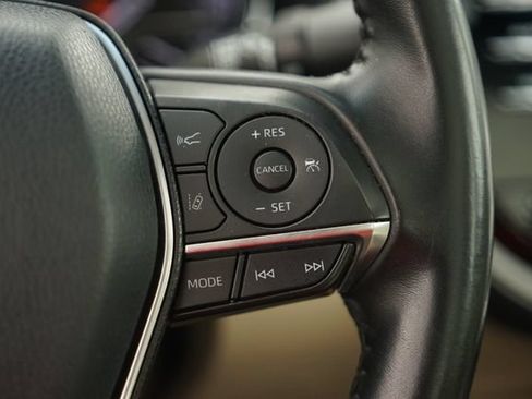 Used 2018 Toyota Camry XLE FWD image 24