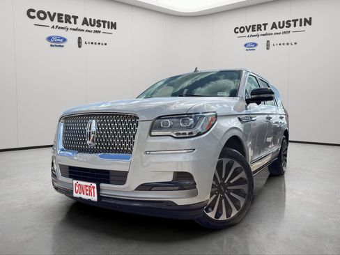 Certified 2024 Lincoln Navigator Reserve AWD/4WD image 1