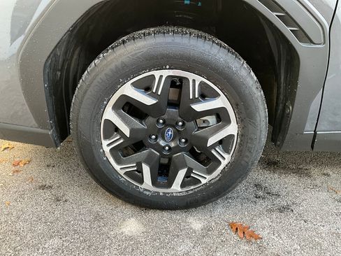 Certified 2025 Subaru Forester image 30