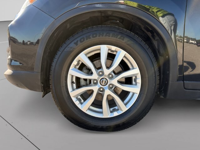 Used 2018 Nissan Rogue SV w/ Premium Package FWD image 9