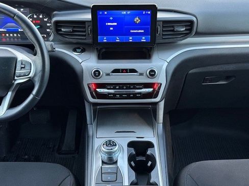 Certified 2023 Ford Explorer XLT image 24