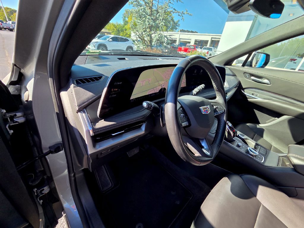 Used 2025 Cadillac XT4 Premium Luxury AWD/4WD image 14