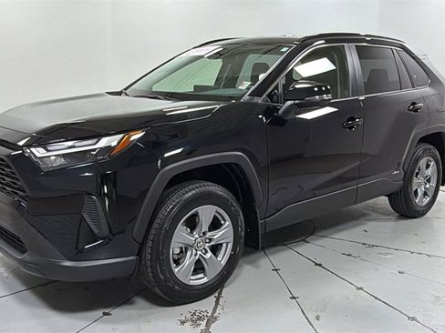 Certified 2025 Toyota RAV4 LE image 1