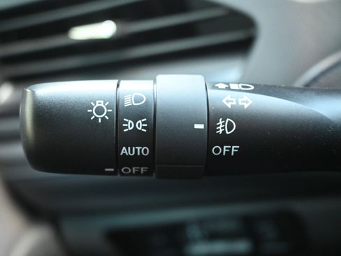 Used 2025 Subaru Forester Premium image 28