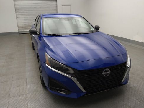 Used 2025 Nissan Altima 2.5 SV image 14