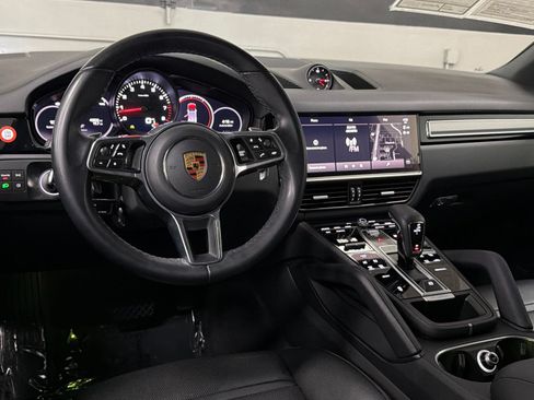Used 2023 Porsche Cayenne AWD/4WD image 35