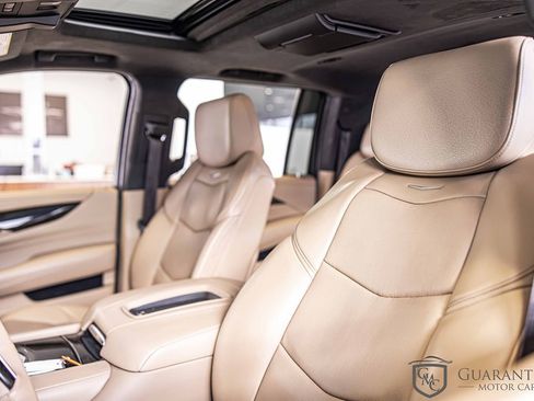 Used 2019 Cadillac Escalade ESV Platinum image 20