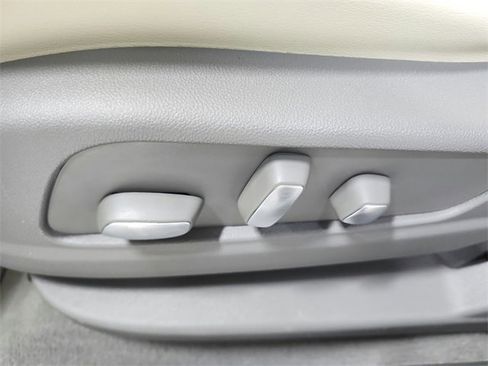 Used 2021 Cadillac XT6 Premium Luxury image 20