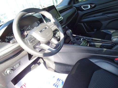 Used 2022 Jeep Compass Altitude image 10