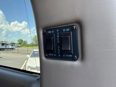 Used 2020 GMC Savana 2500 Extended w/ Enhanced Convenience Package image 7