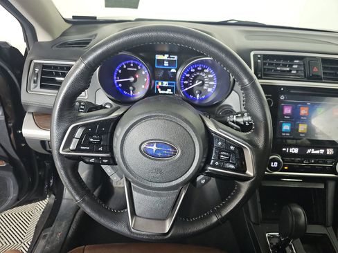 Used 2018 Subaru Outback 3.6R Touring AWD/4WD image 13