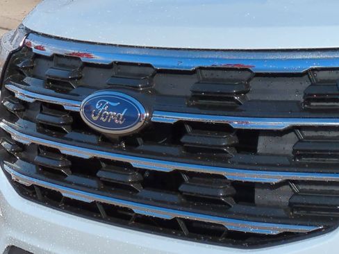 New 2026 Ford Explorer Active w/ Active Comfort Package image 12